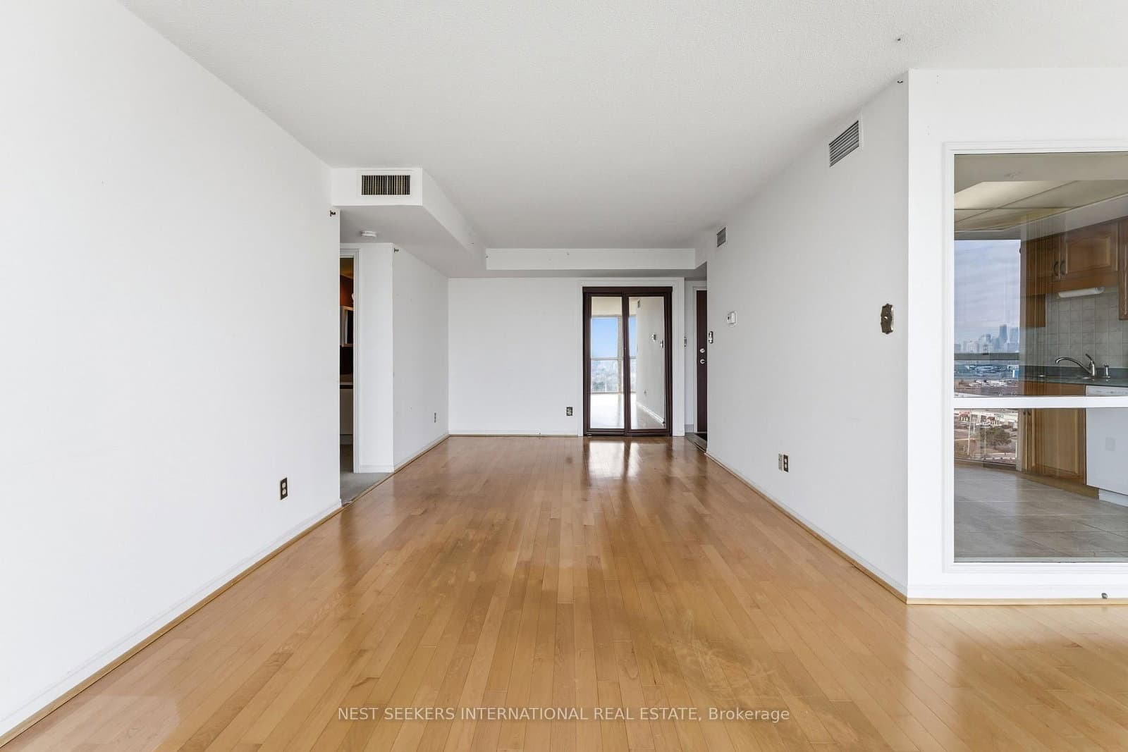 880 Dundas Street W, Unit 1604 thumbnail 4