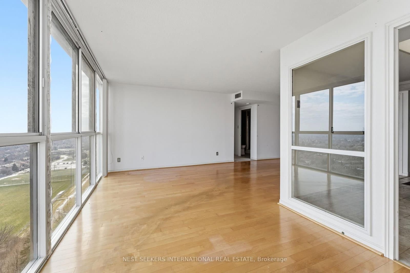 880 Dundas Street W, Unit 1604 thumbnail 7