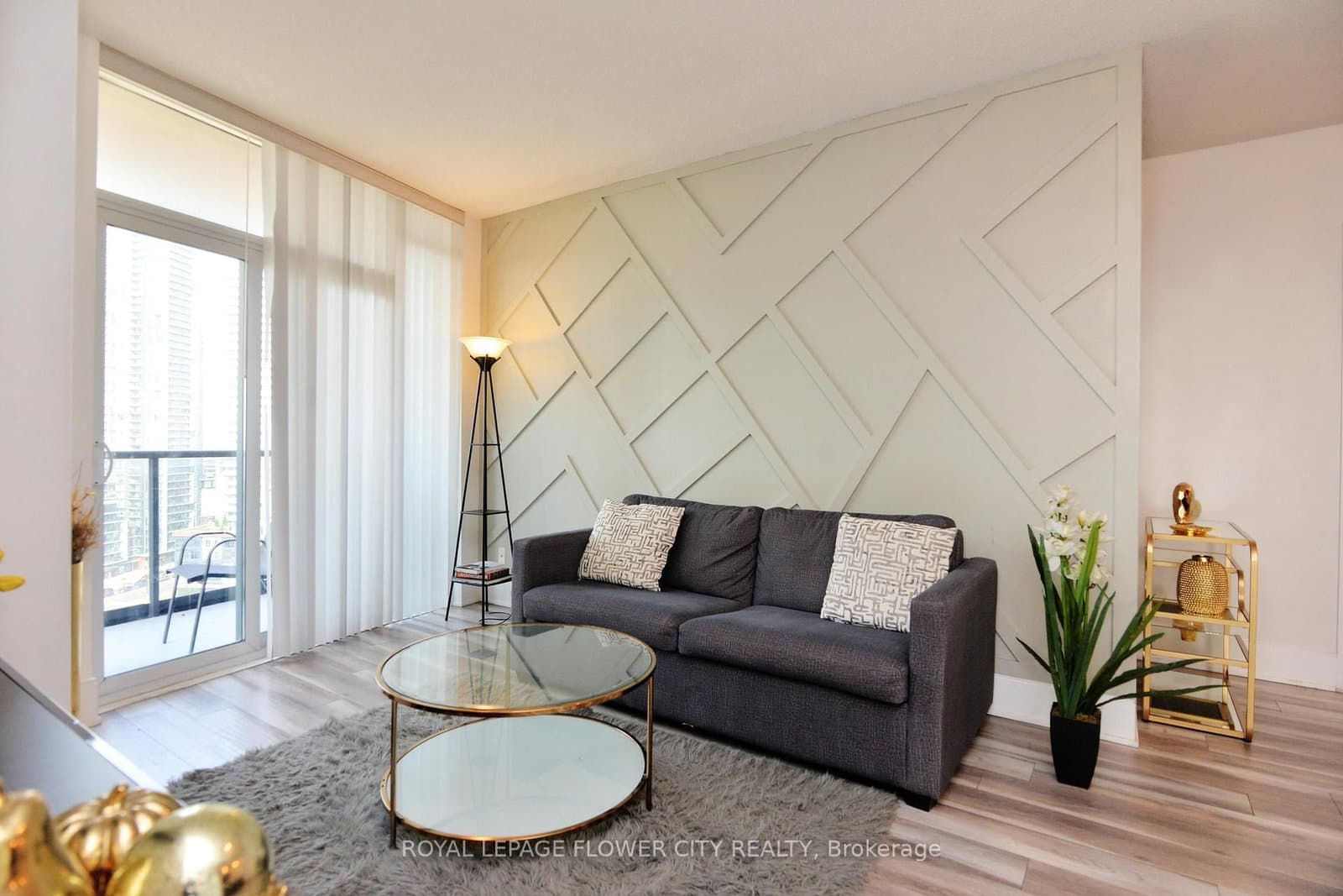 330 Burnhamthorpe Road W, Unit 1902 thumbnail 10