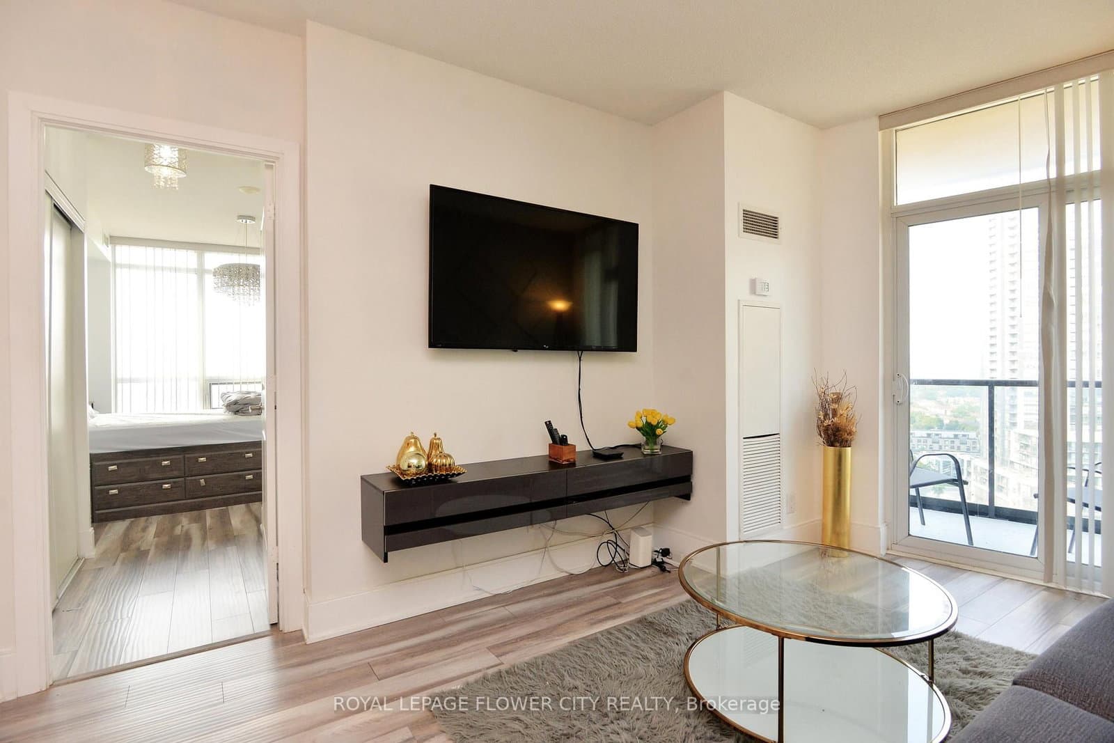 330 Burnhamthorpe Road W, Unit 1902 thumbnail 11