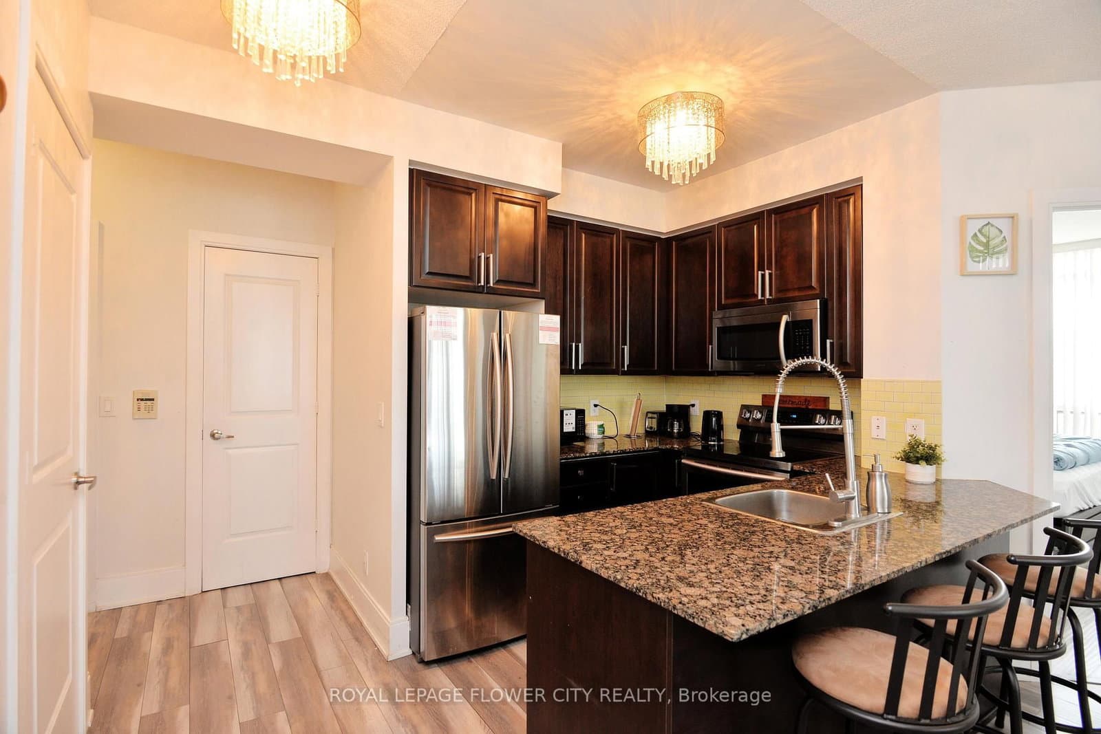 330 Burnhamthorpe Road W, Unit 1902 thumbnail 13