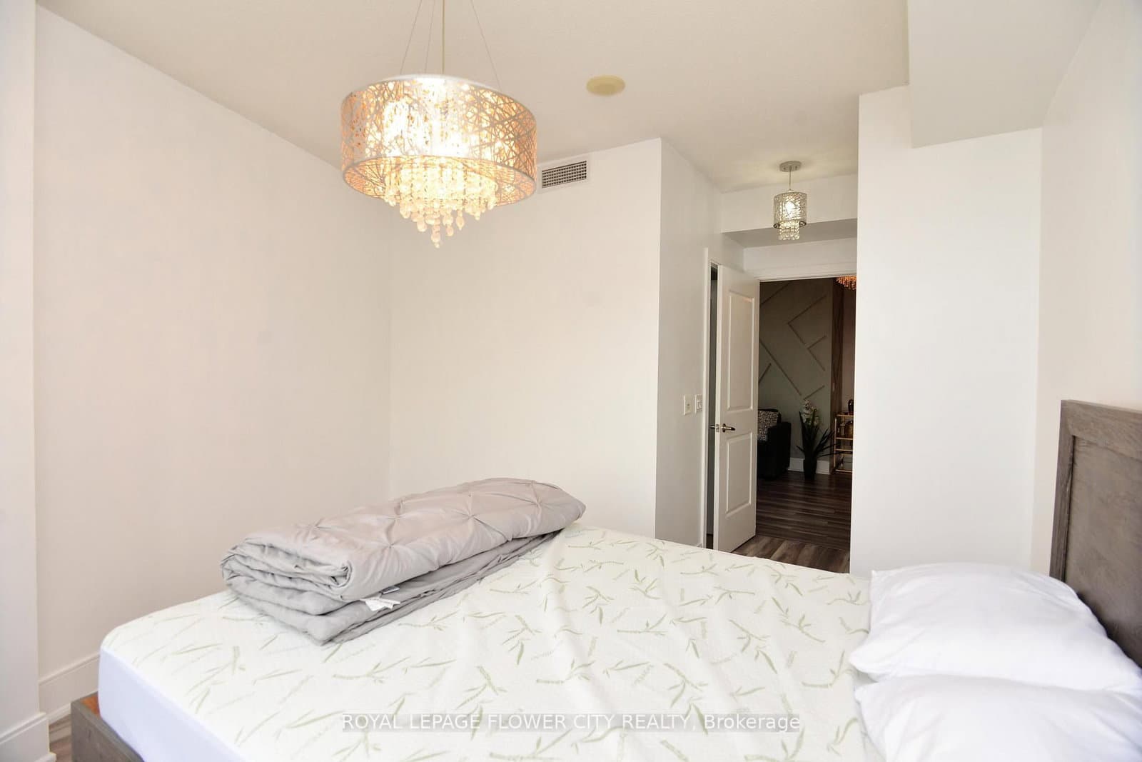 330 Burnhamthorpe Road W, Unit 1902 thumbnail 18