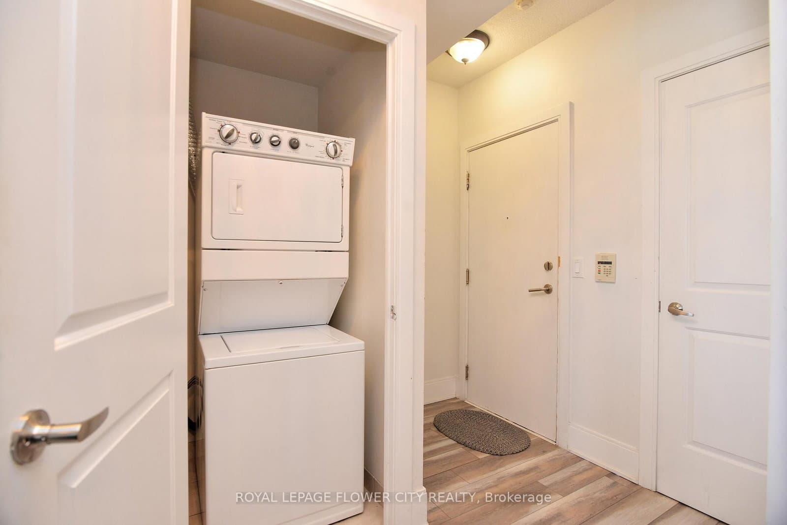 330 Burnhamthorpe Road W, Unit 1902 thumbnail 27