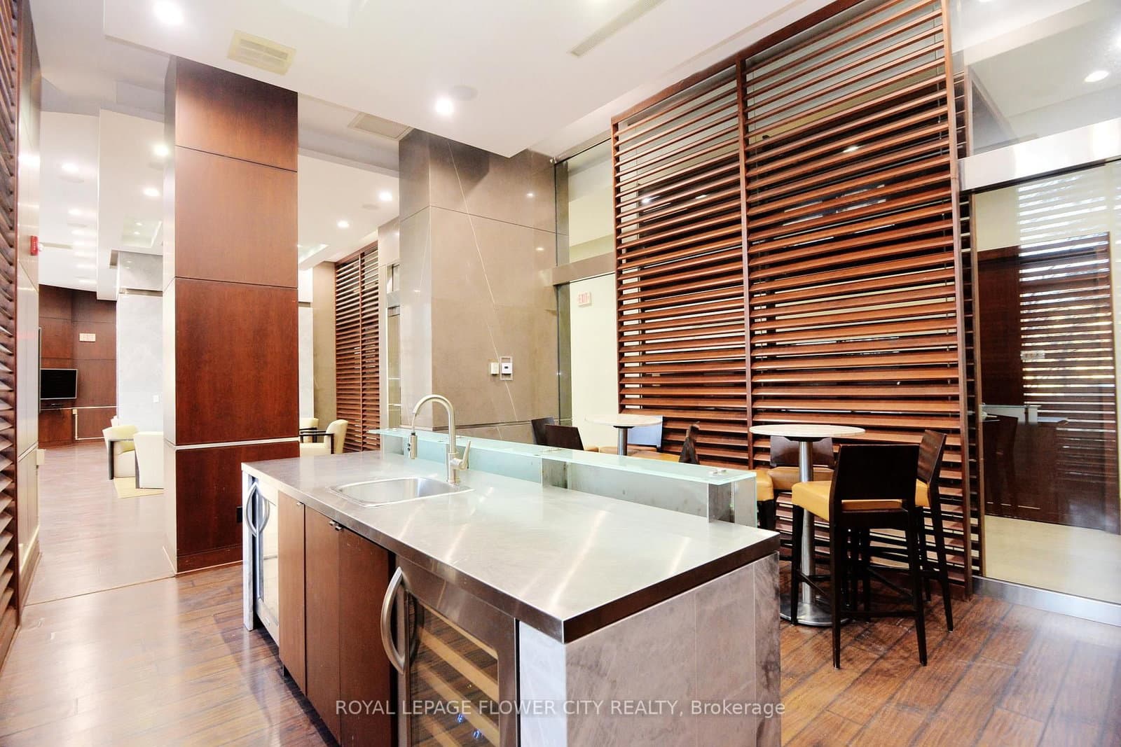 330 Burnhamthorpe Road W, Unit 1902 thumbnail 35