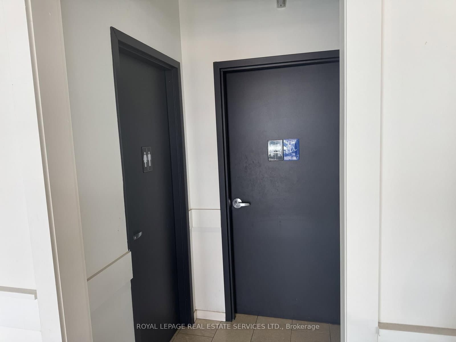 330 Dundas Street E thumbnail 6
