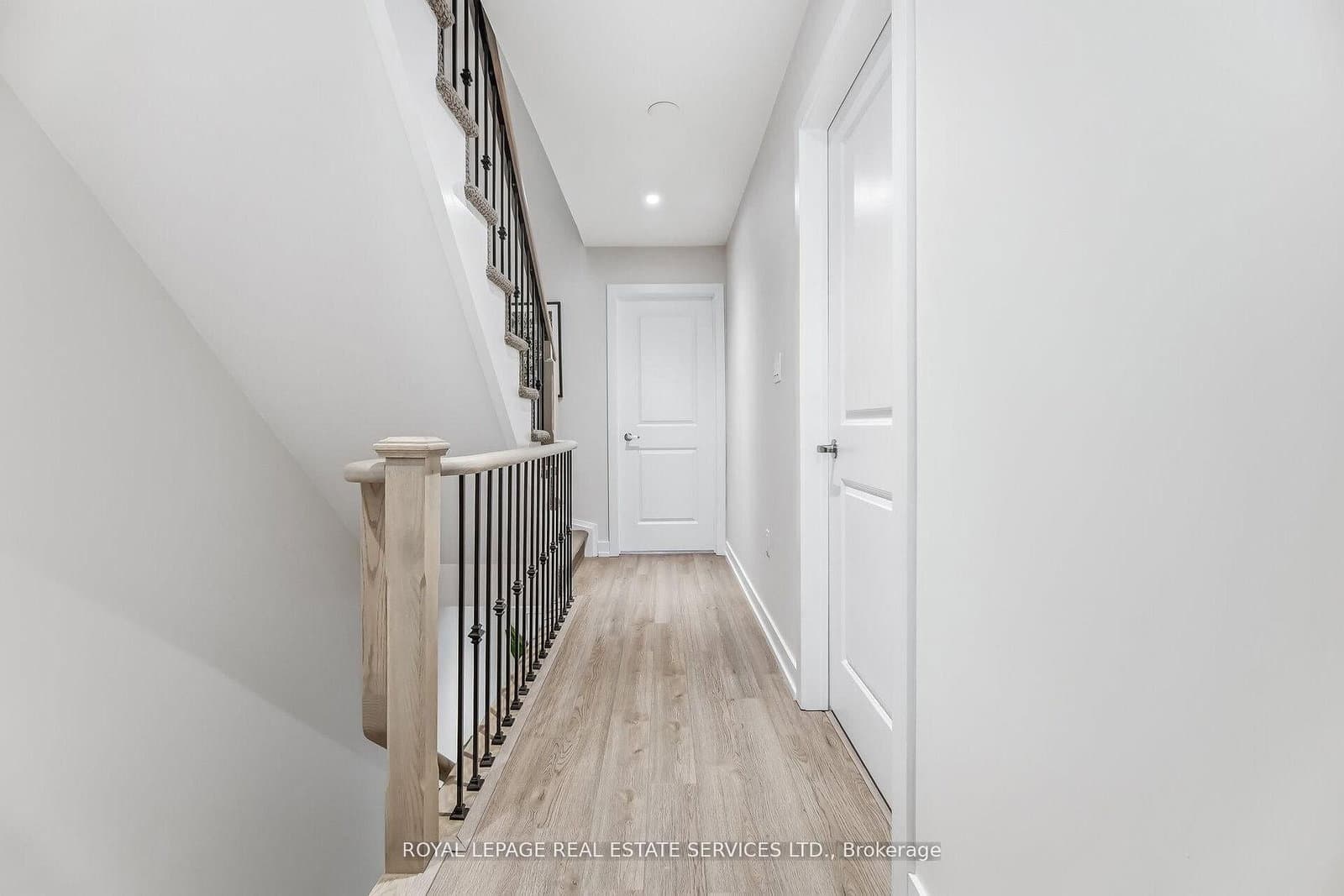 8 Drummond Street, Unit 402 thumbnail 16