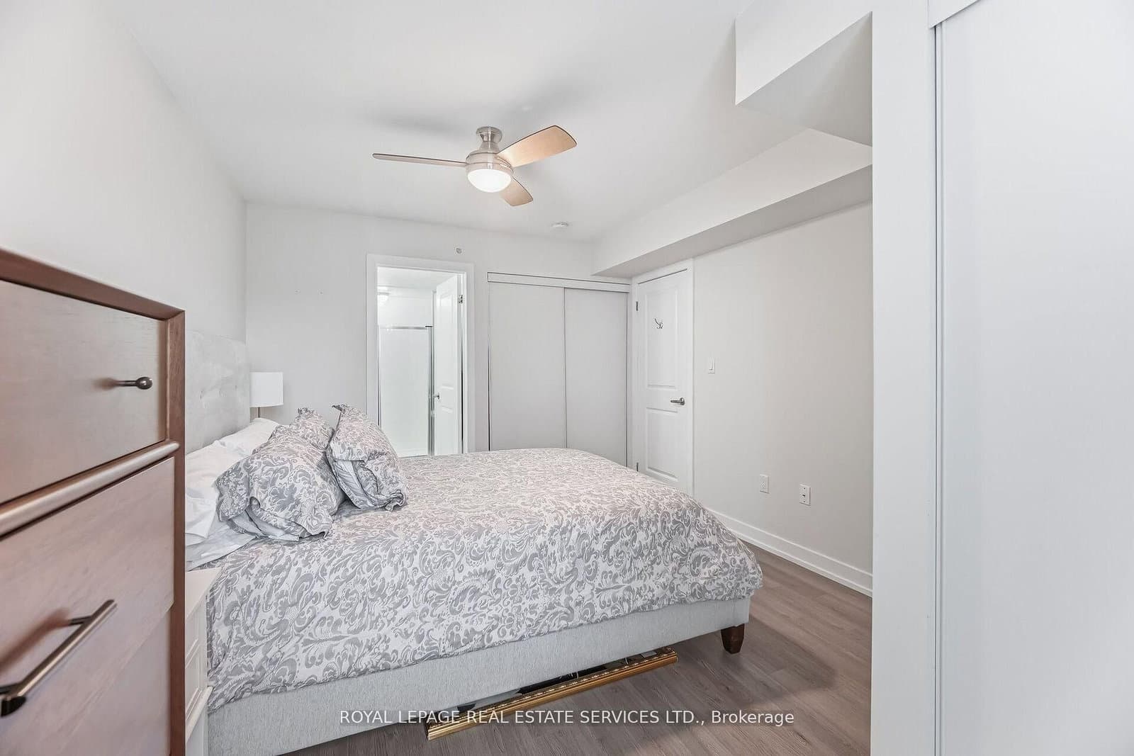 8 Drummond Street, Unit 402 thumbnail 19
