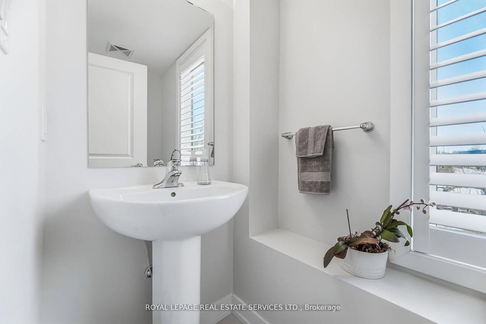 8 Drummond Street, Unit 402 thumbnail 25