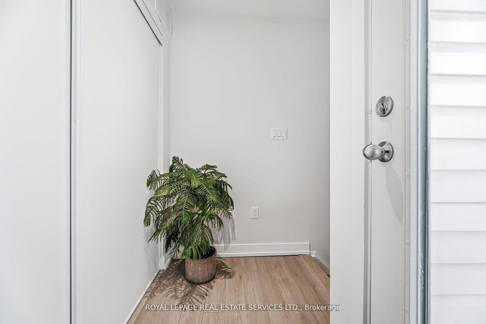8 Drummond Street, Unit 402 thumbnail 26