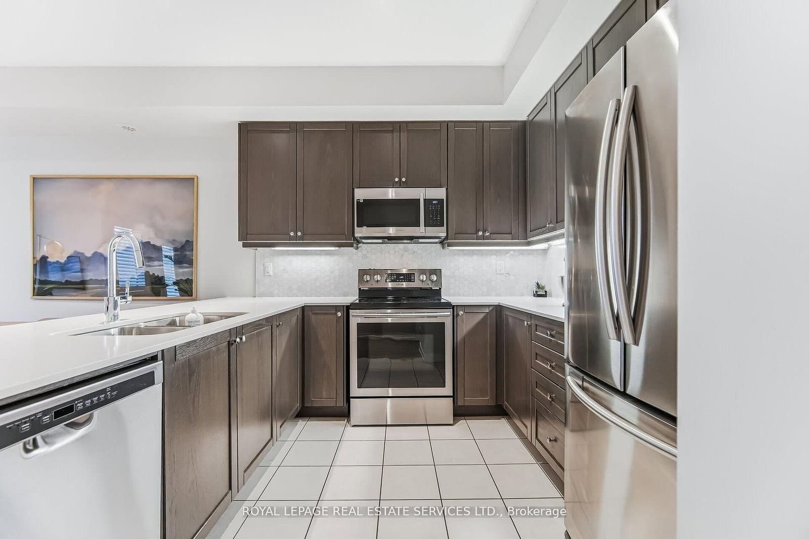 8 Drummond Street, Unit 402 thumbnail 4