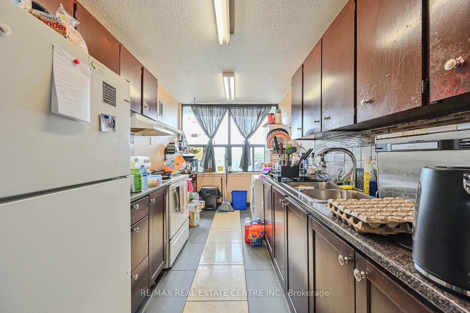 21 Knightsbridge Road, Unit 403 thumbnail 16
