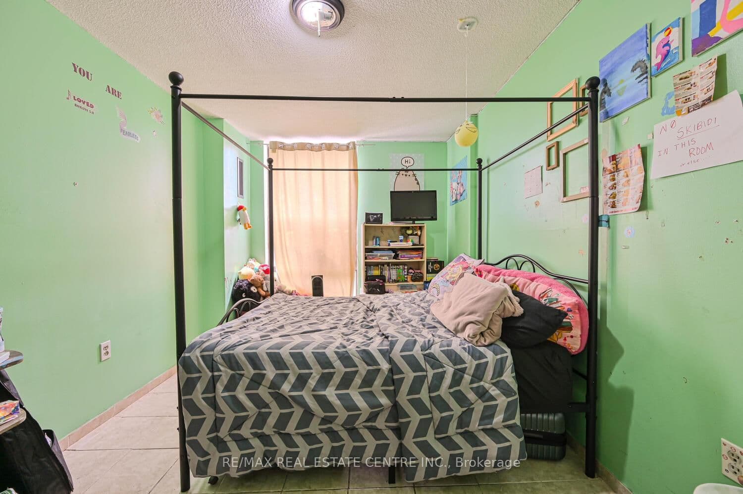 21 Knightsbridge Road, Unit 403 thumbnail 23