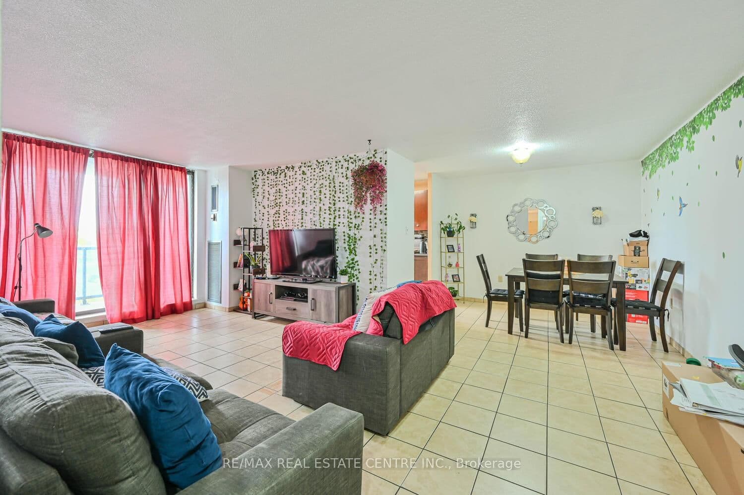 21 Knightsbridge Road, Unit 403 thumbnail 7