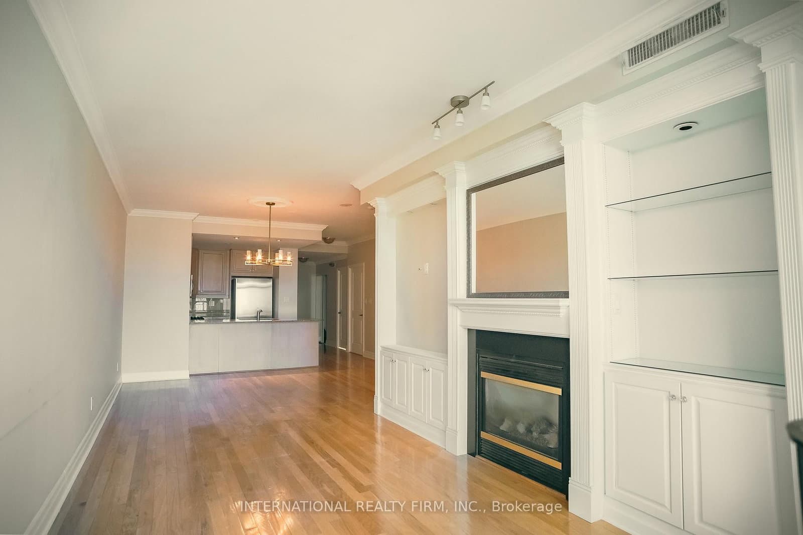 80 Palace Pier Court, Unit PH502 thumbnail 4