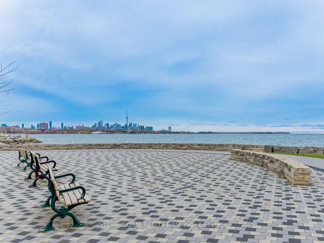 80 Palace Pier Court, Unit PH502 thumbnail 21