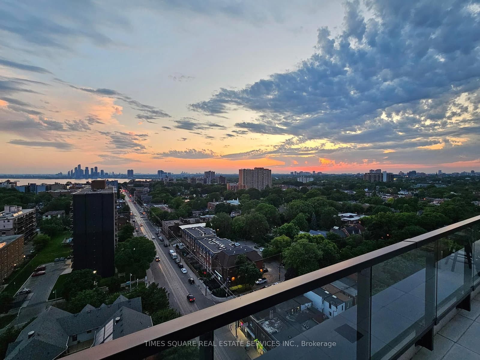 270 Dufferin Street, Unit PH12 thumbnail 3