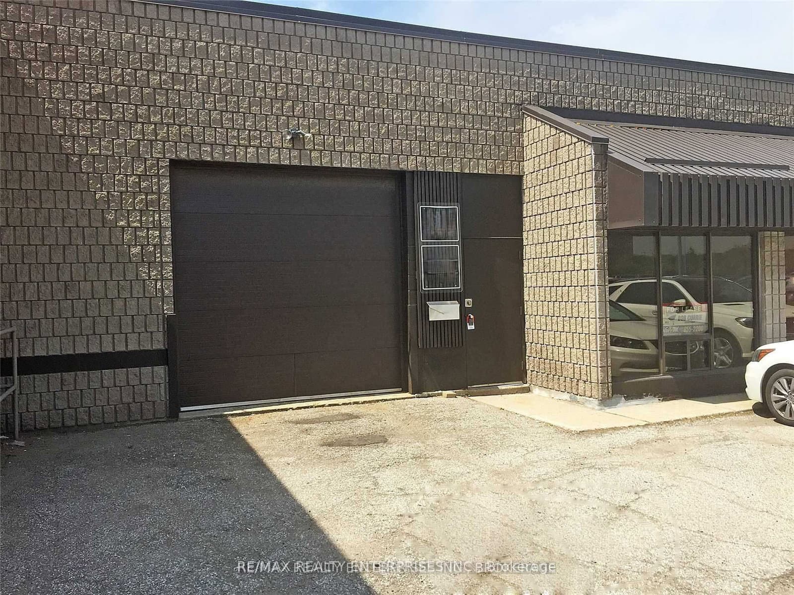 2133 Royal Windsor Drive, Unit 27 - Image 1