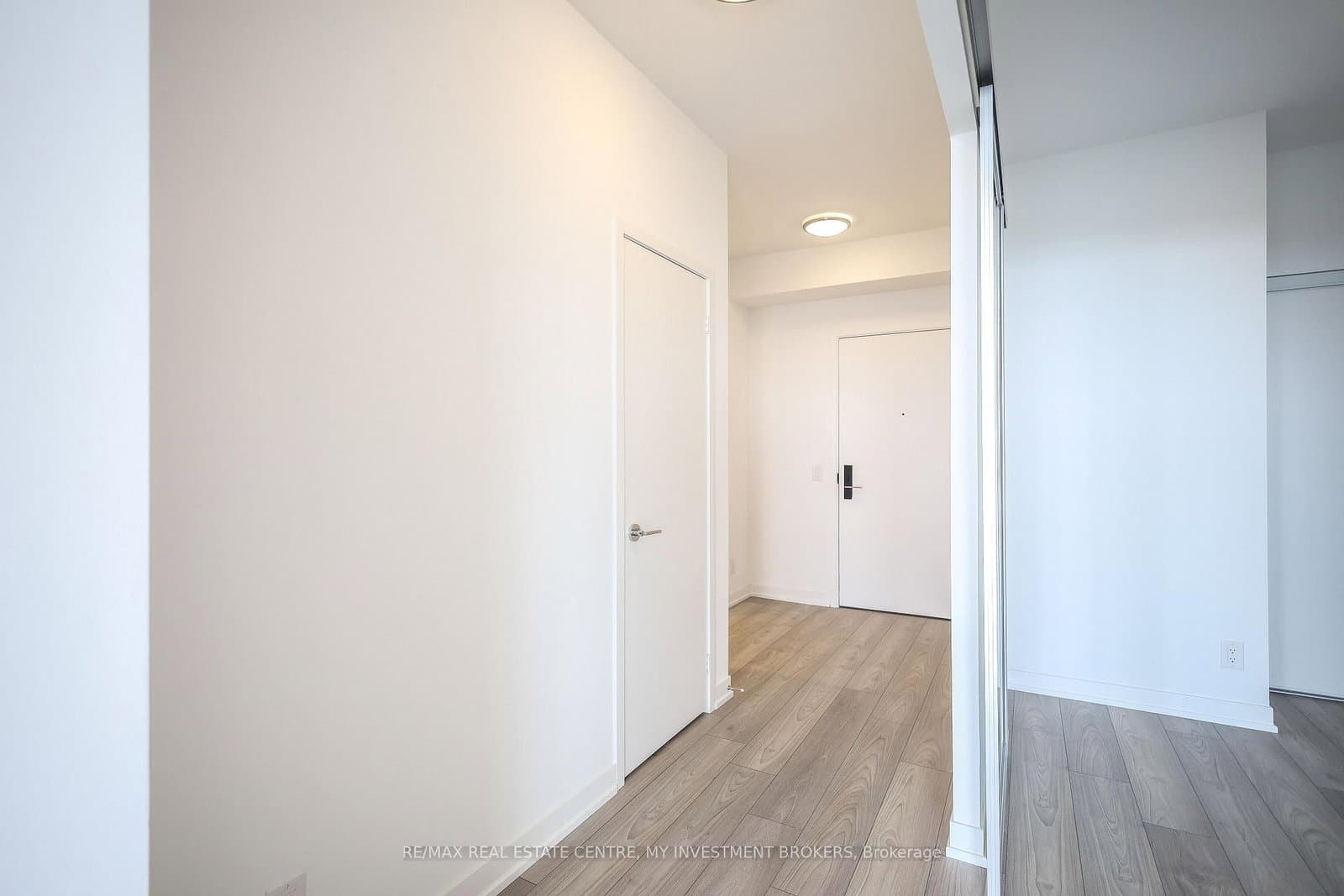 285 Dufferin Street, Unit 915 thumbnail 12
