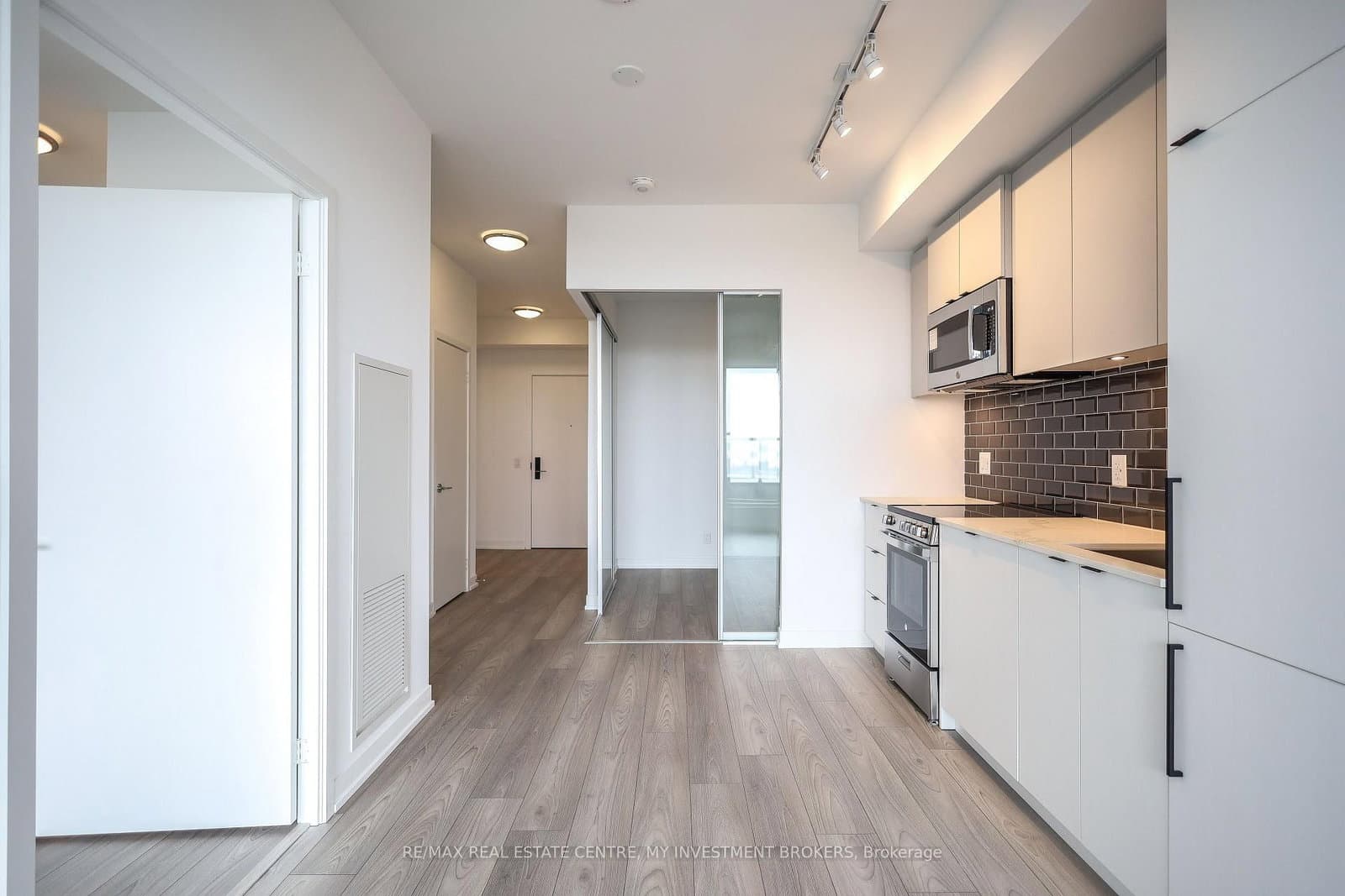285 Dufferin Street, Unit 915 thumbnail 2