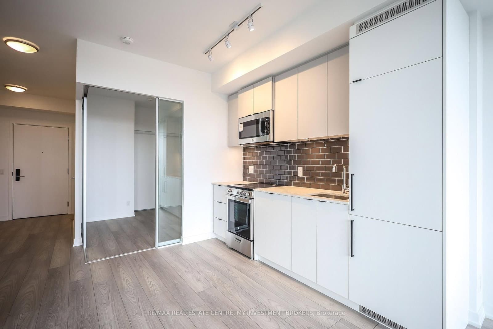 285 Dufferin Street, Unit 915 thumbnail 22