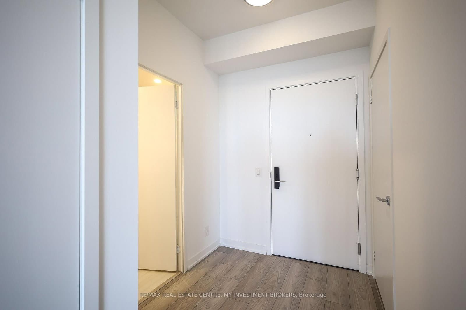 285 Dufferin Street, Unit 915 thumbnail 26