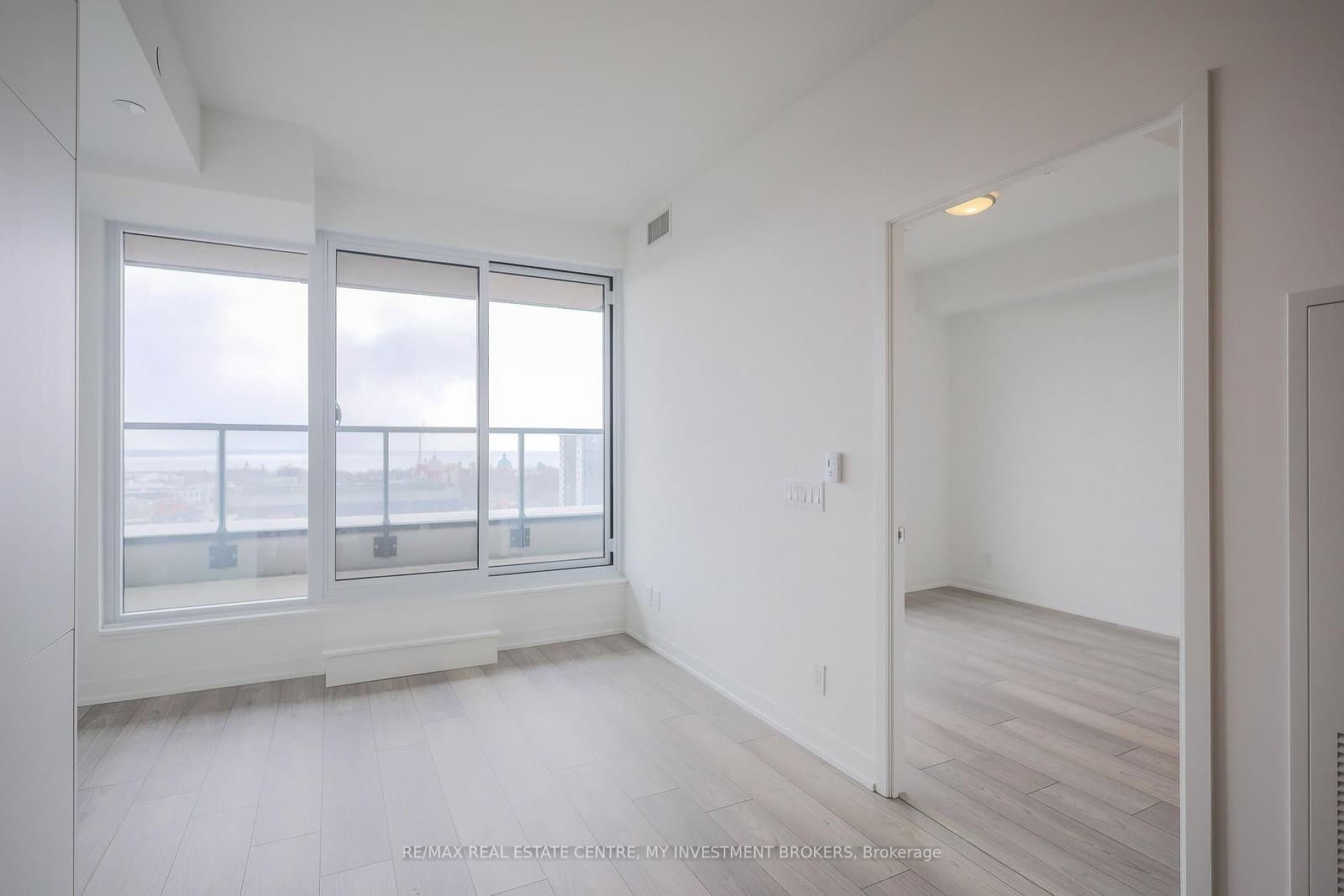 285 Dufferin Street, Unit 915 thumbnail 4