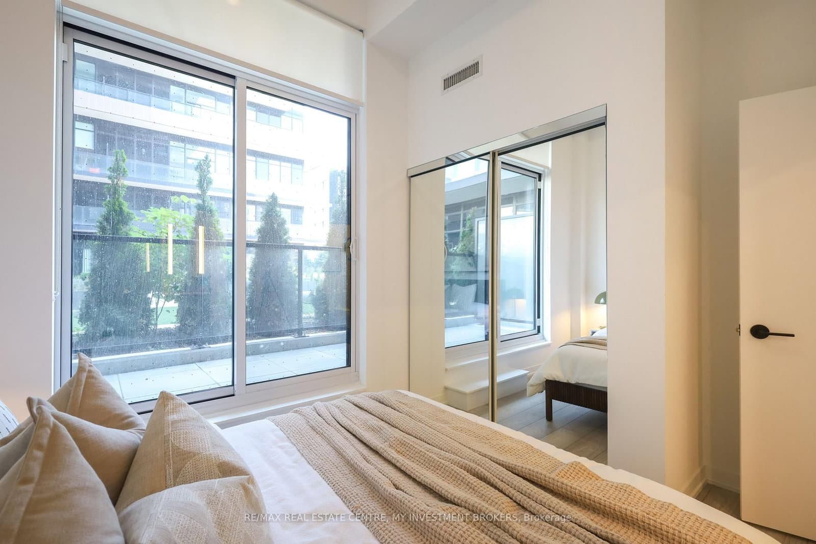 285 Dufferin Street, Unit 202 thumbnail 12