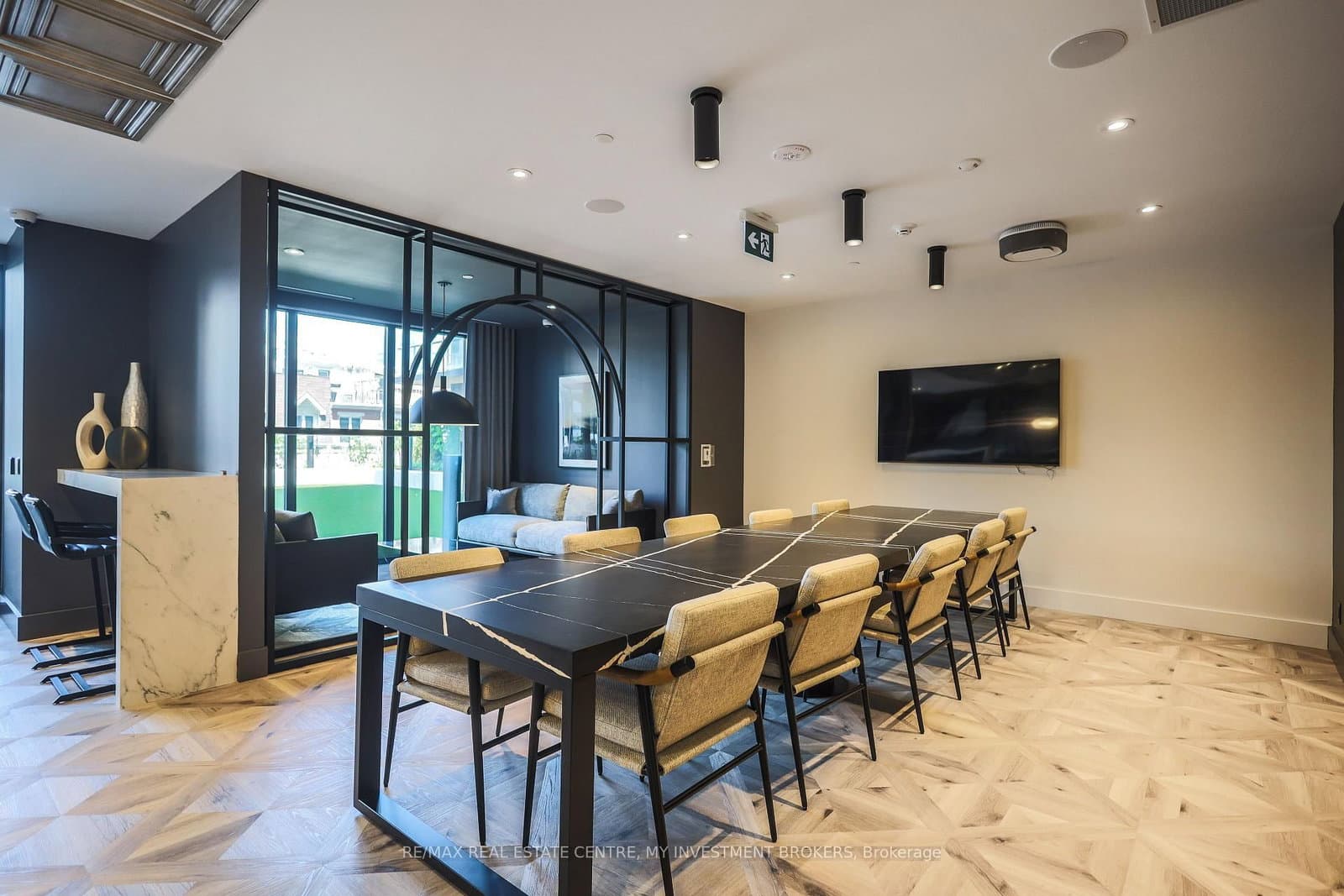 285 Dufferin Street, Unit 202 thumbnail 37