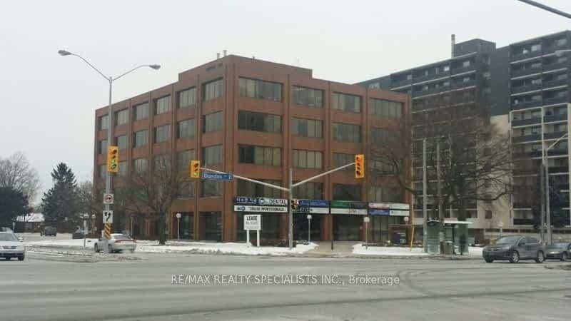130 Dundas Street E, Unit 404 thumbnail 2
