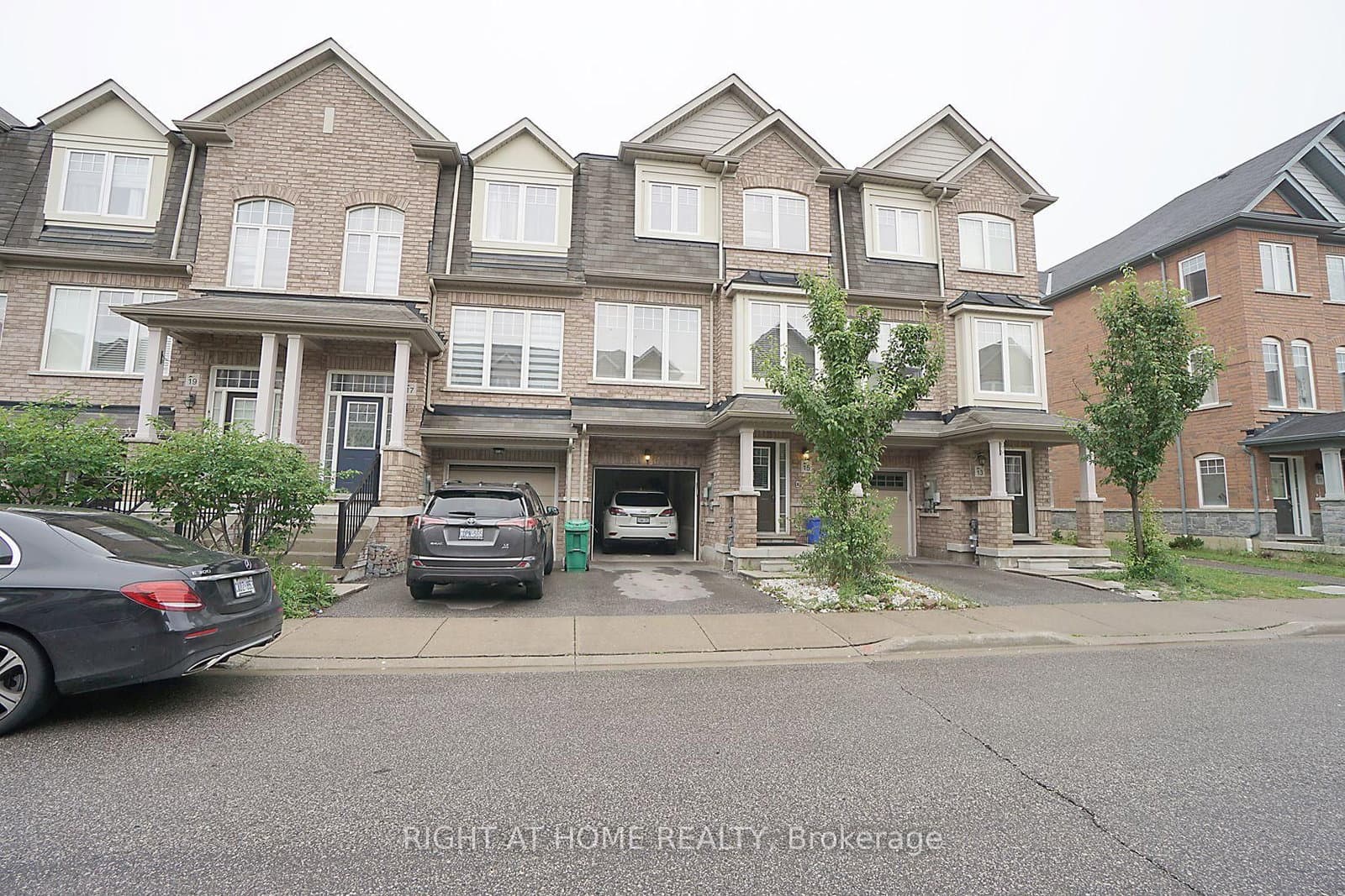 15 Magdalene Crescent - Image 1