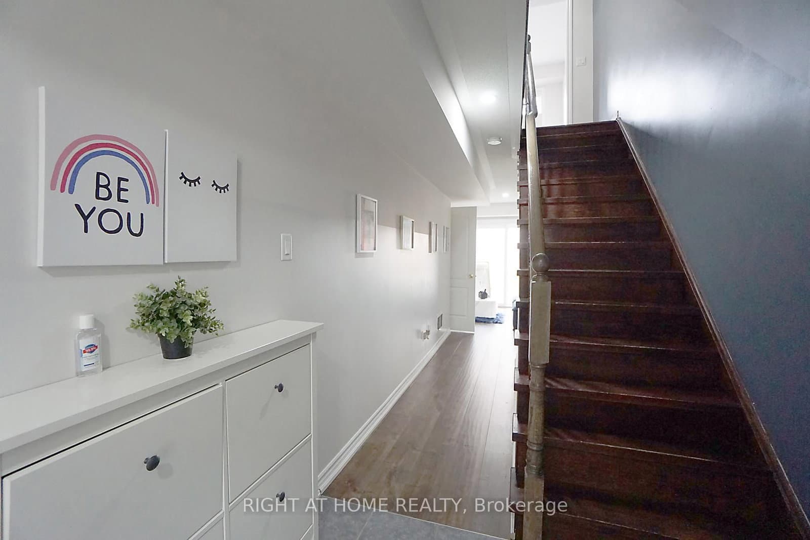 15 Magdalene Crescent thumbnail 4