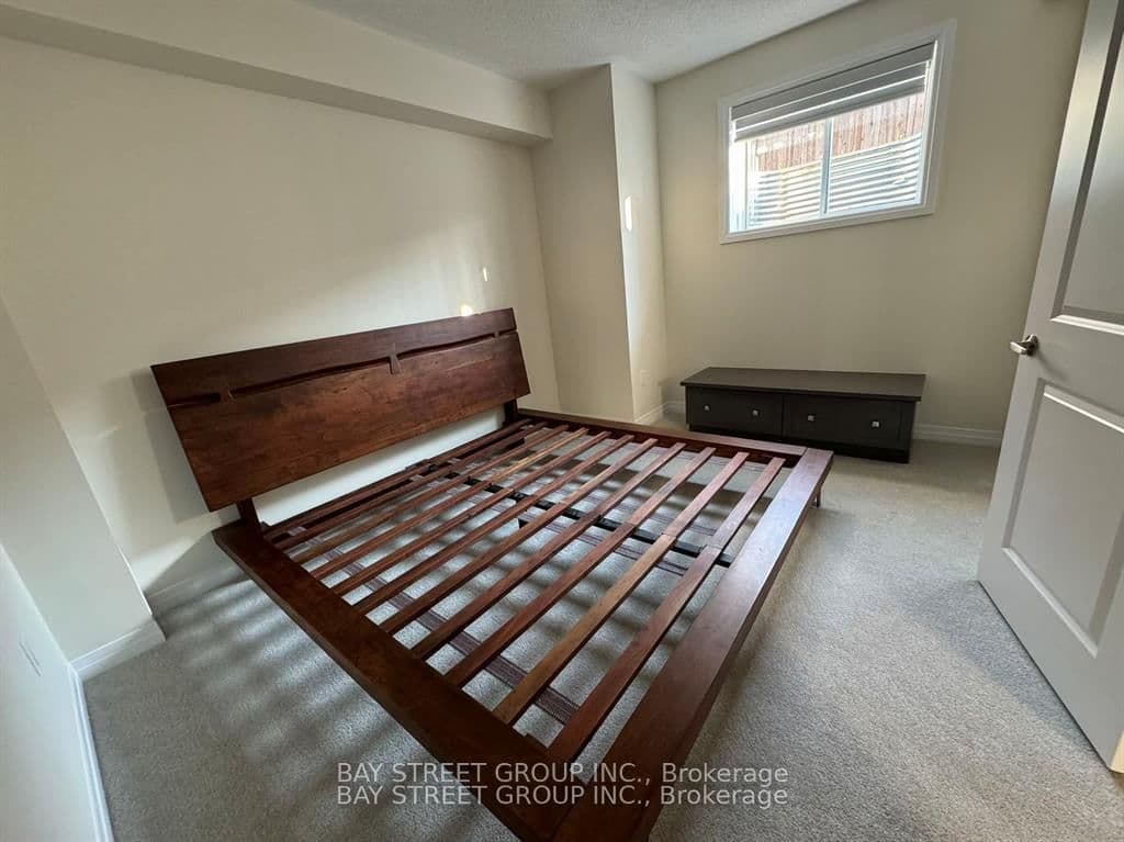 121 SETTLERS Road E - Image 1