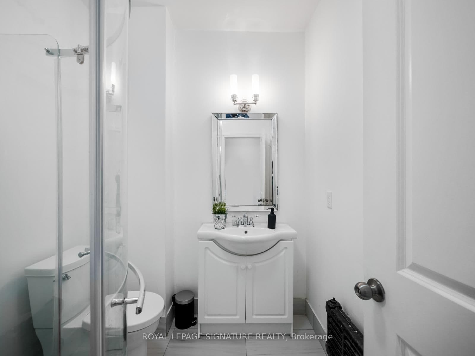 2243 Dundas Street W thumbnail 10