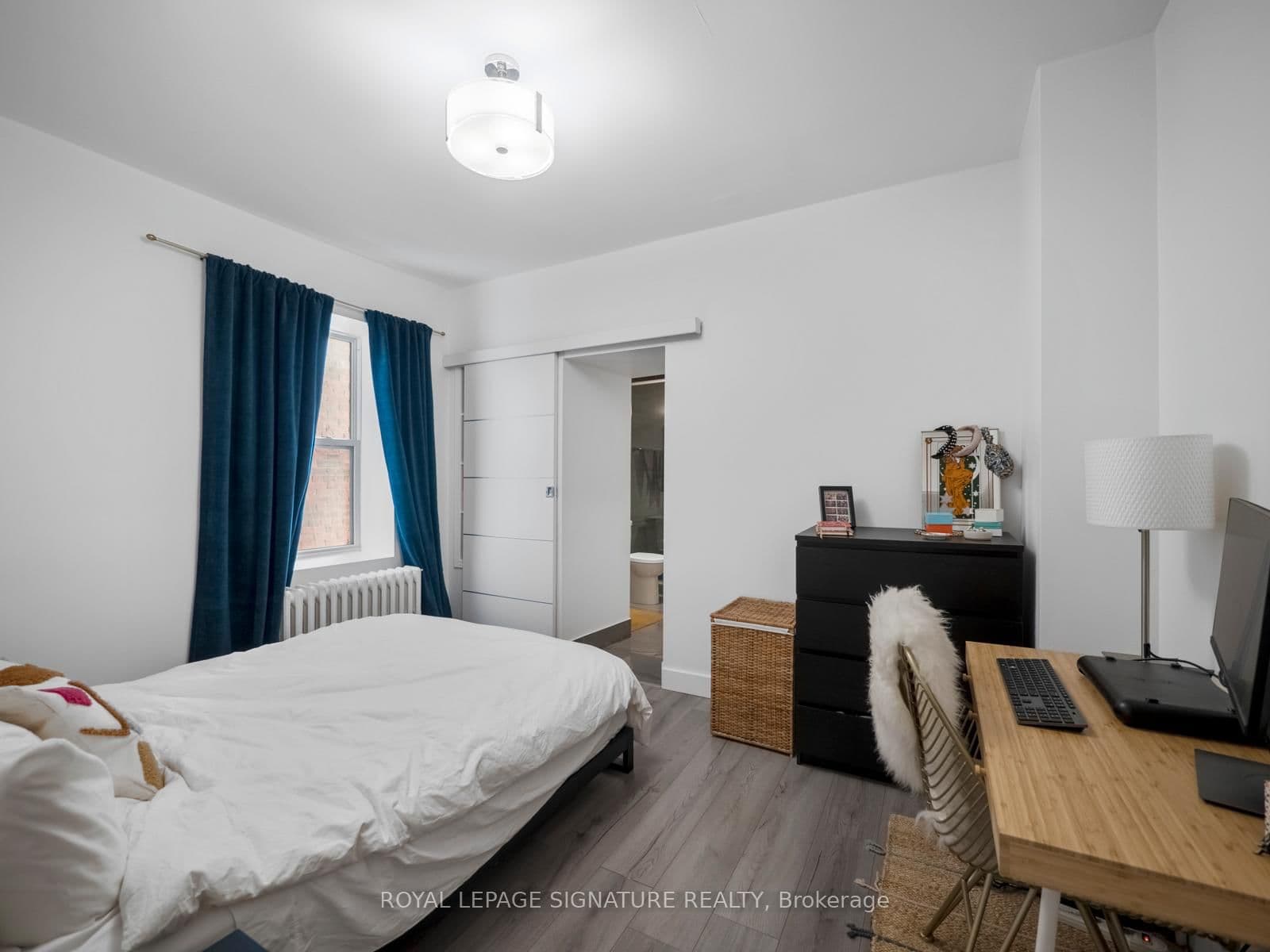2243 Dundas Street W thumbnail 15