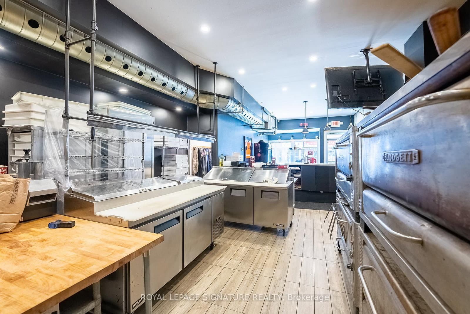 2243 Dundas Street W thumbnail 19