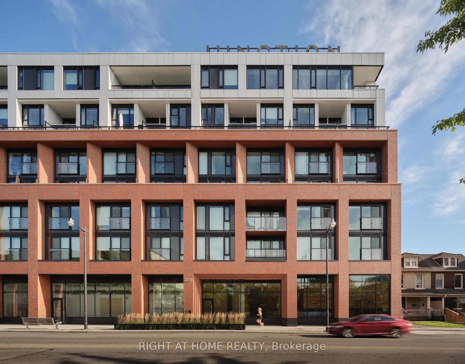 2720 Dundas Street W, Unit 607 - Image 1