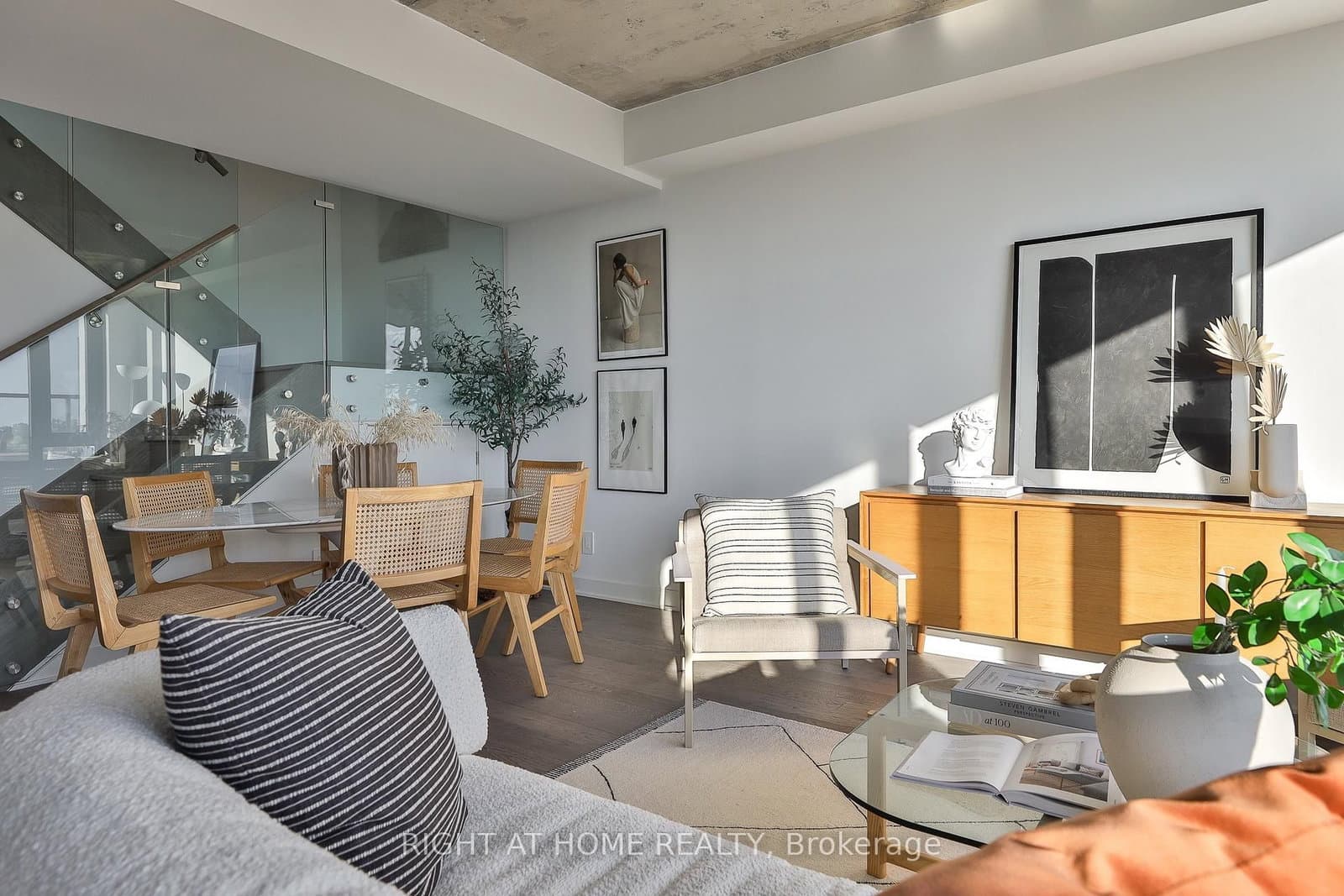 2720 Dundas Street W, Unit 607 thumbnail 13