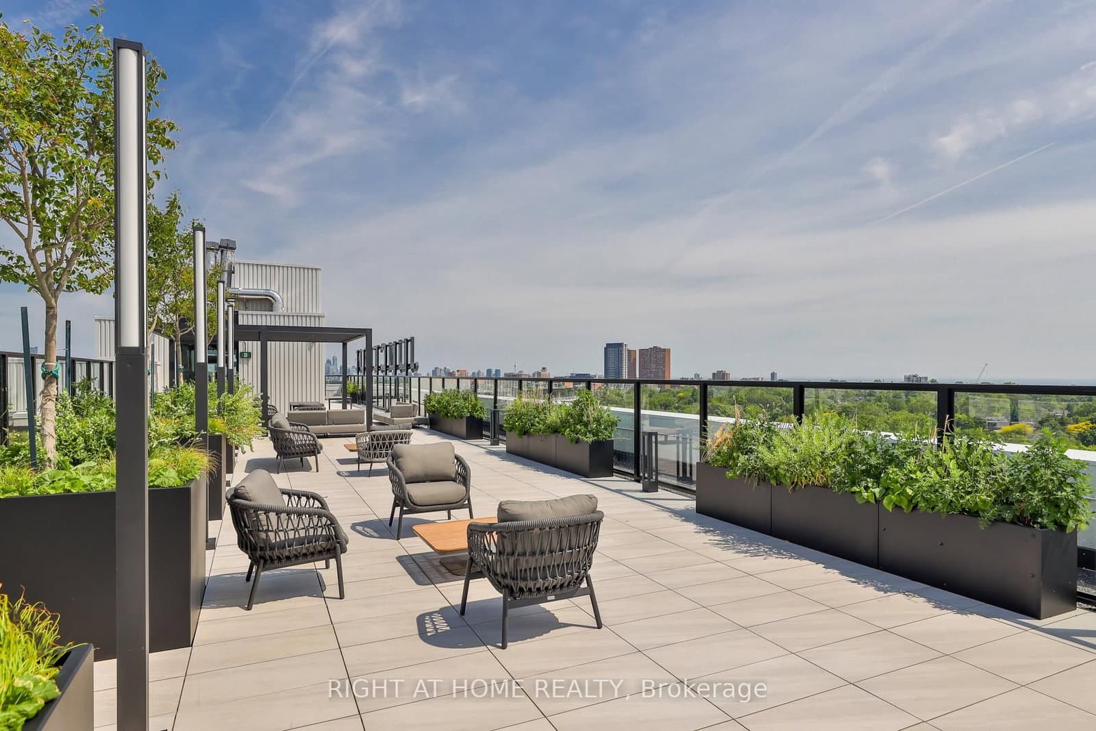 2720 Dundas Street W, Unit 607 thumbnail 27