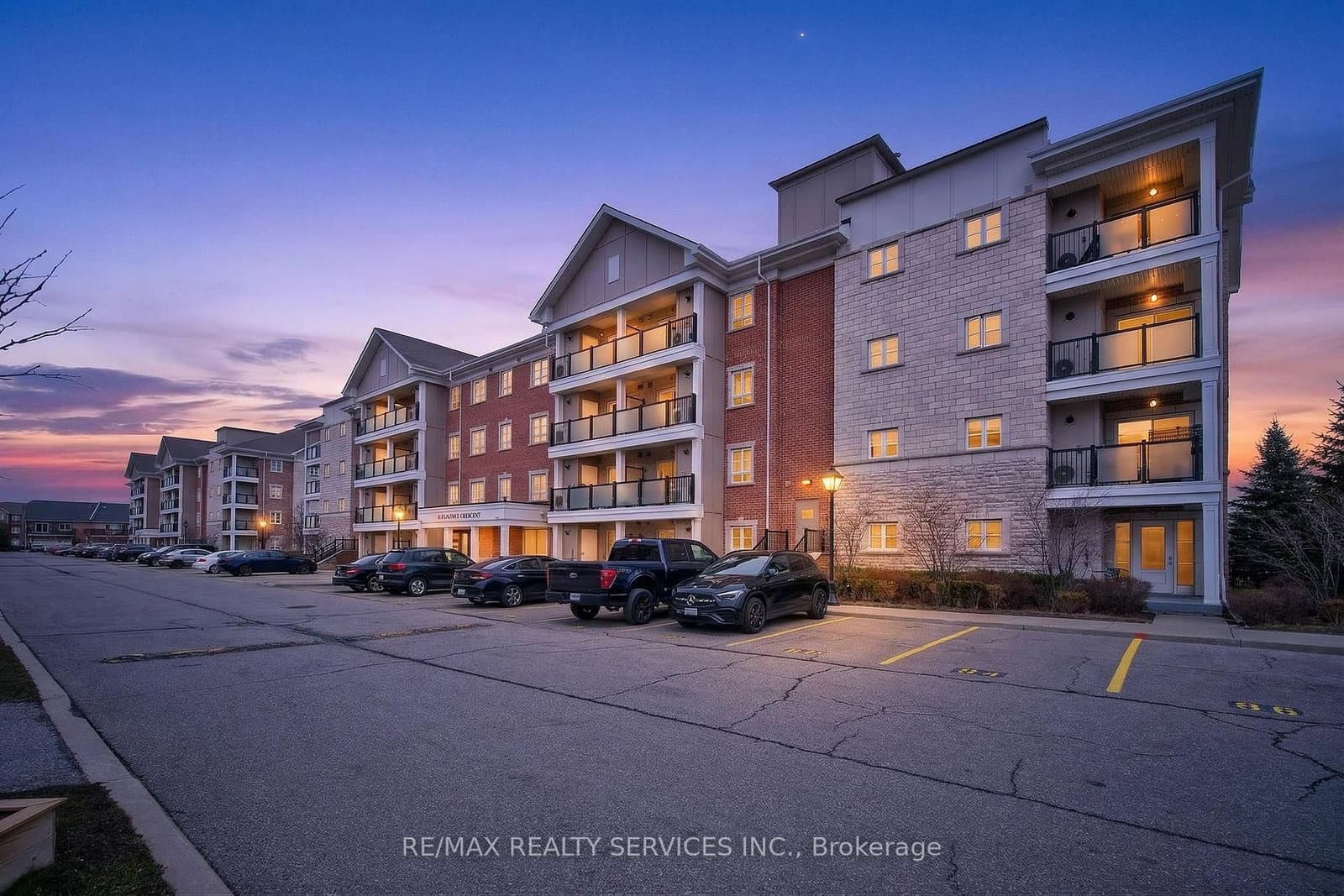 70 Baycliffe Crescent, Unit 301 thumbnail 2