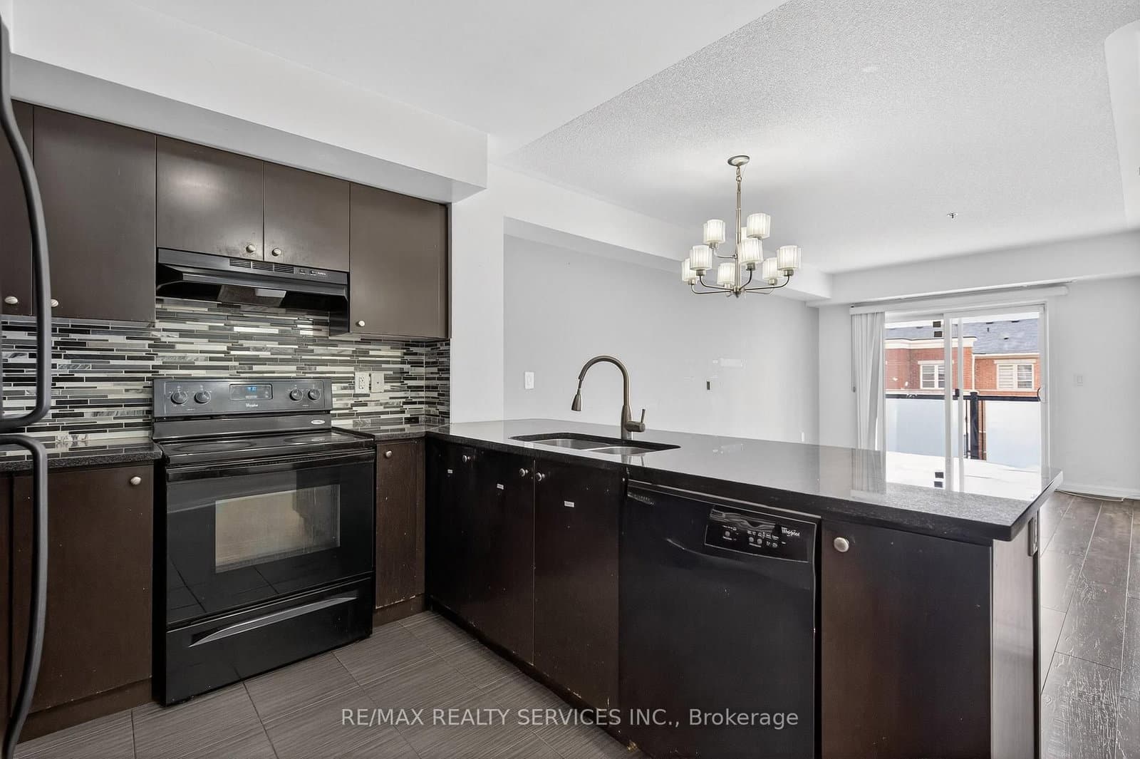70 Baycliffe Crescent, Unit 301 thumbnail 22