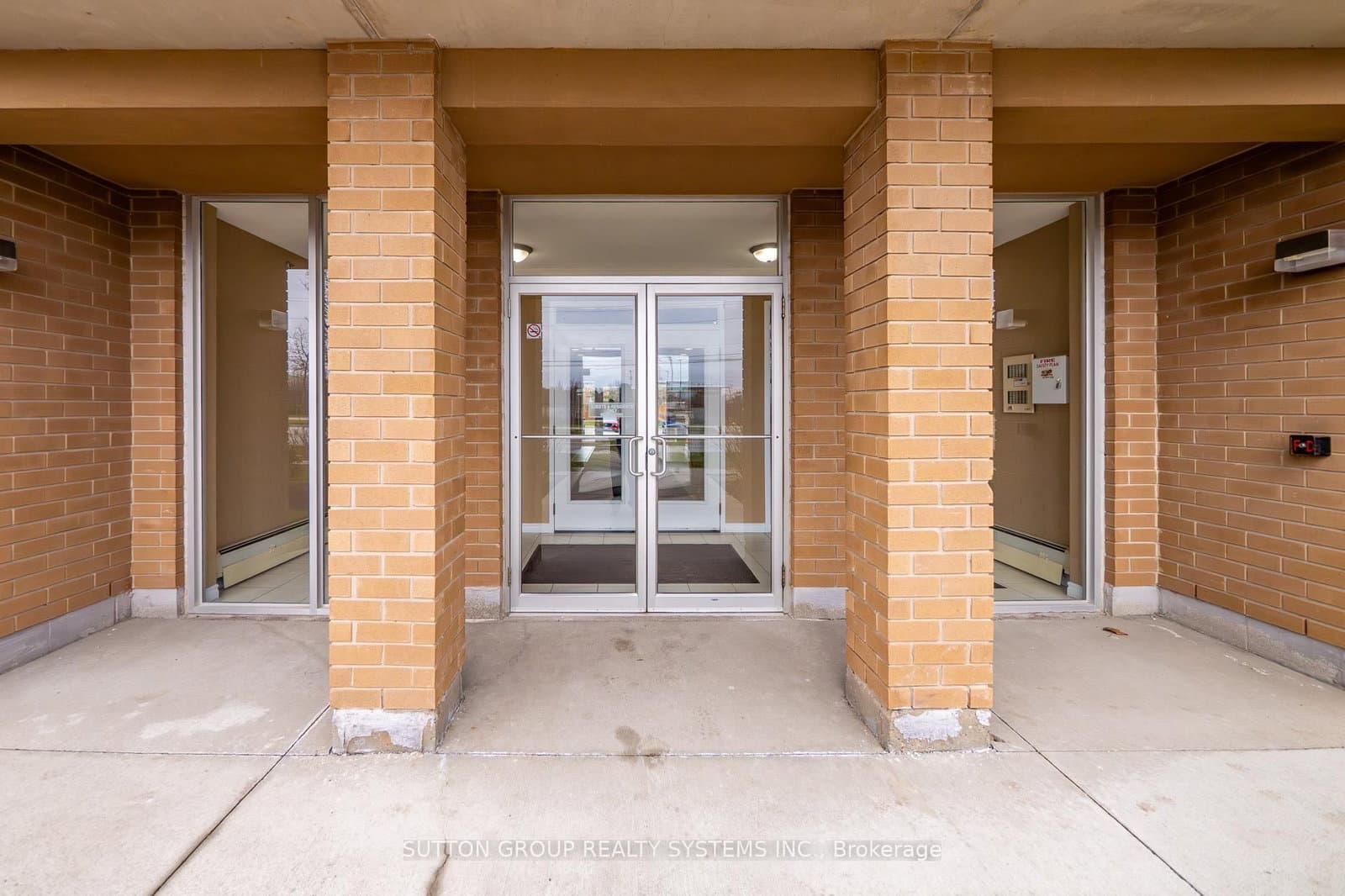 4450 Fairview Street, Unit 312 thumbnail 3