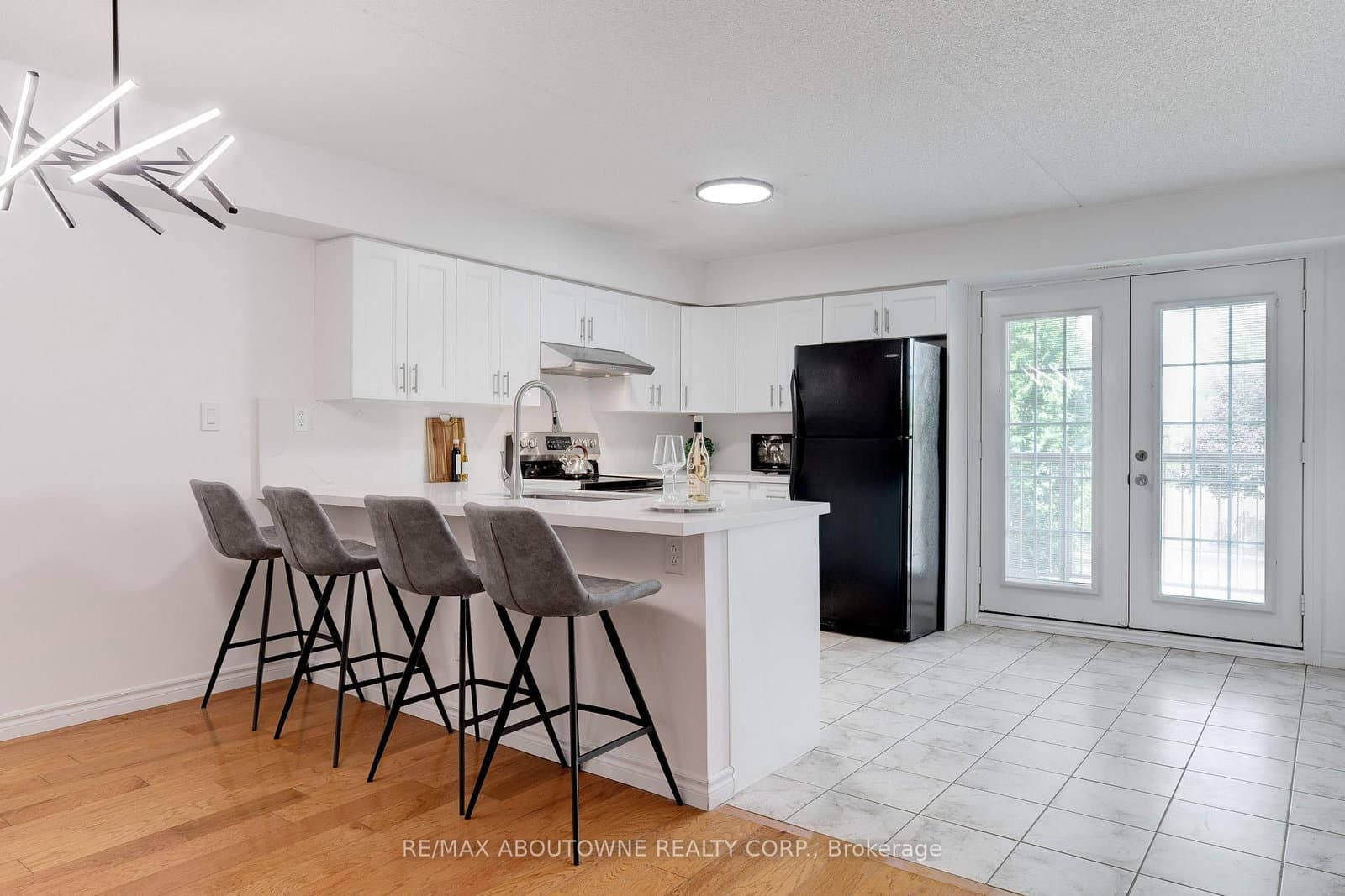 1460 Bishops Gate, Unit 212 thumbnail 5