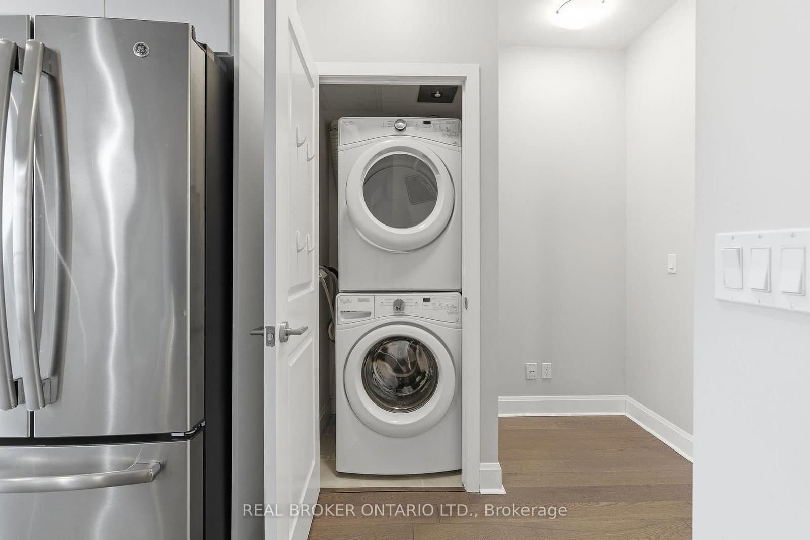 33 Shore Breeze Drive, Unit 1801 thumbnail 16