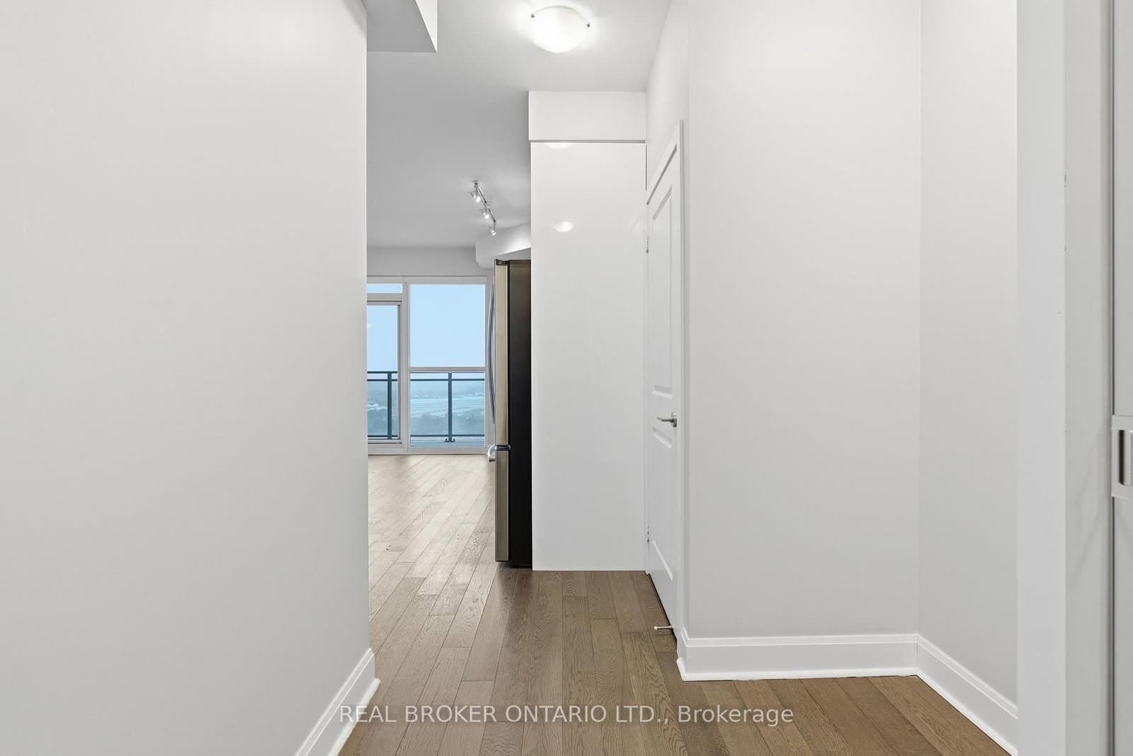 33 Shore Breeze Drive, Unit 1801 thumbnail 19
