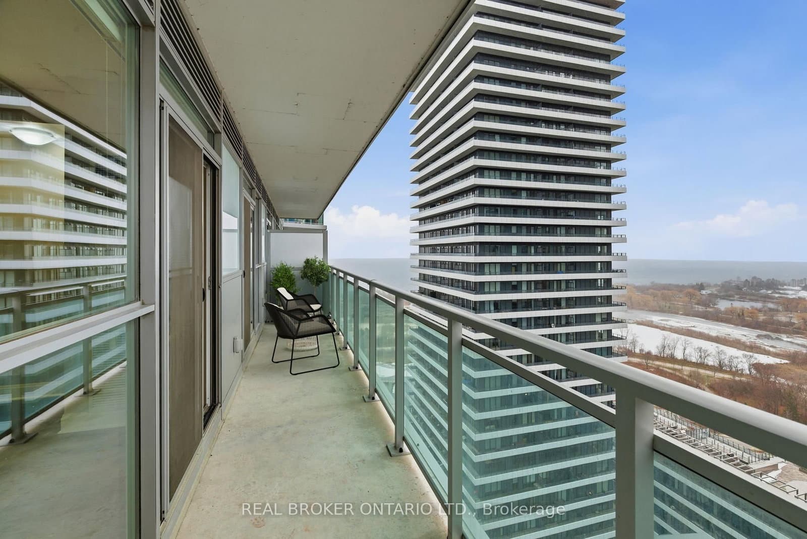 33 Shore Breeze Drive, Unit 1801 thumbnail 20
