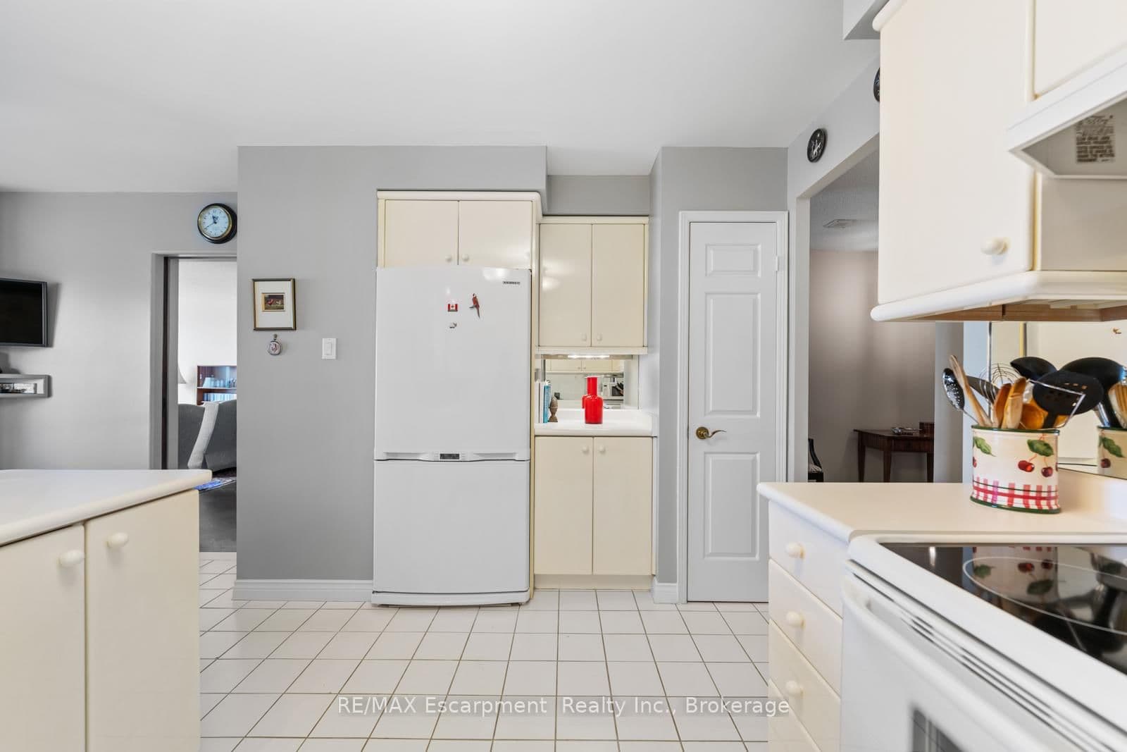 2287 Lake Shore Road W, Unit 301 thumbnail 16