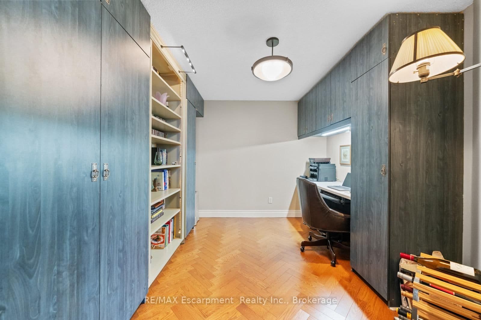 2287 Lake Shore Road W, Unit 301 thumbnail 17