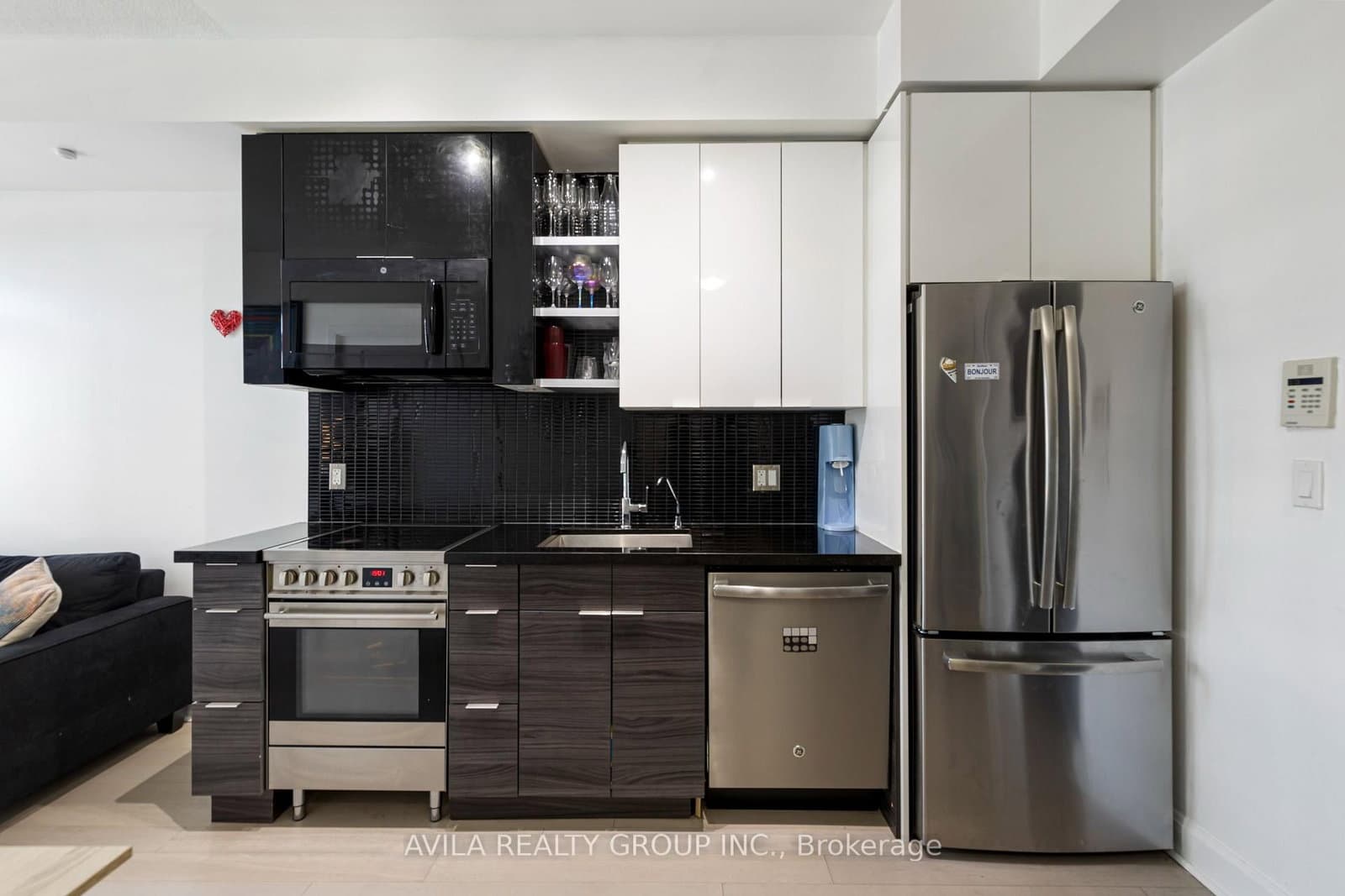 33 Shore Breeze Drive S, Unit 1707 thumbnail 14
