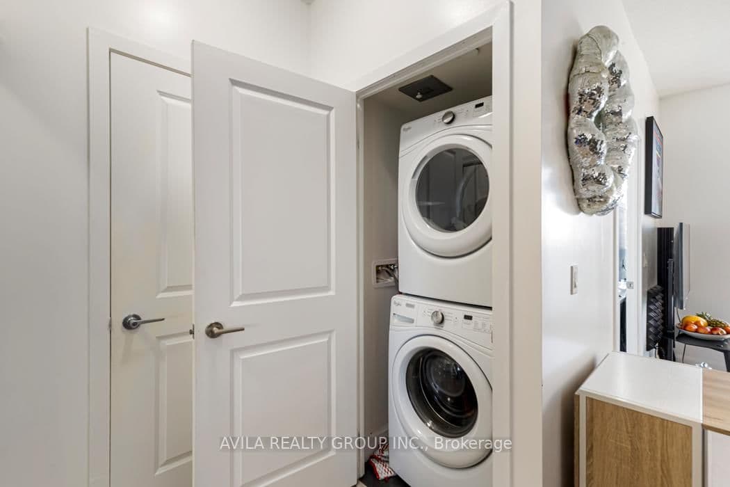 33 Shore Breeze Drive S, Unit 1707 thumbnail 17