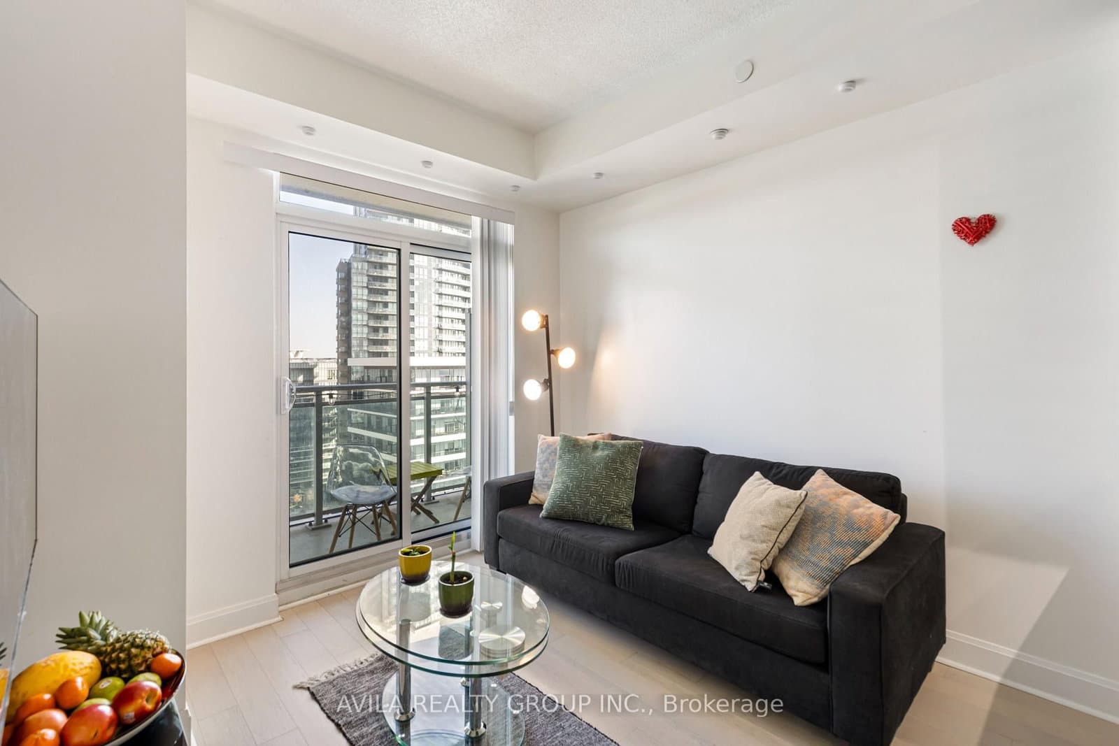 33 Shore Breeze Drive S, Unit 1707 thumbnail 21